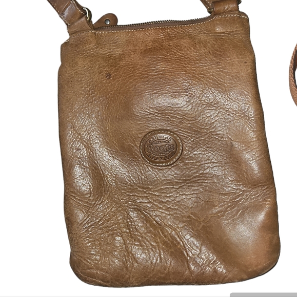 Roots Canada Tribe Leather Venetian Village Crossbody Bag - Picture 3 of 14